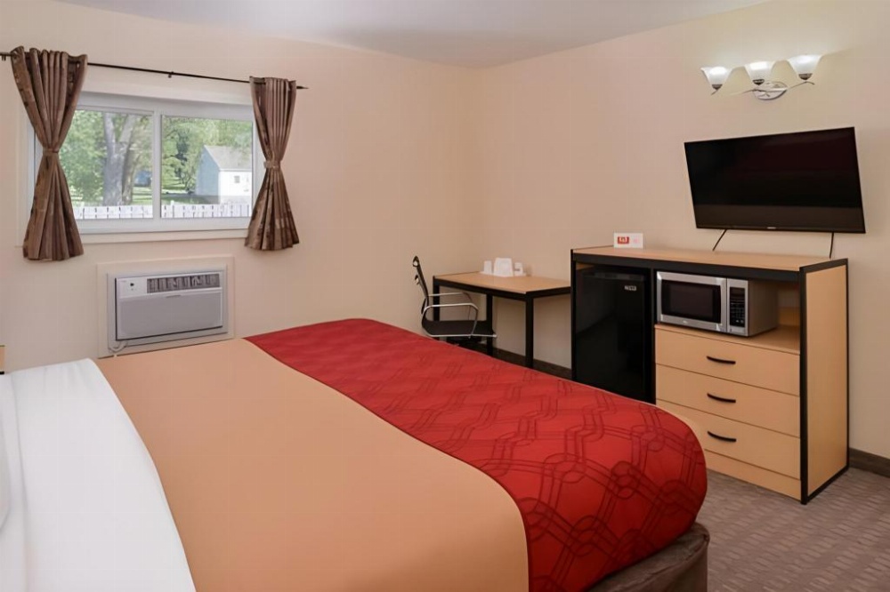 Econo Lodge Rochester Image 22