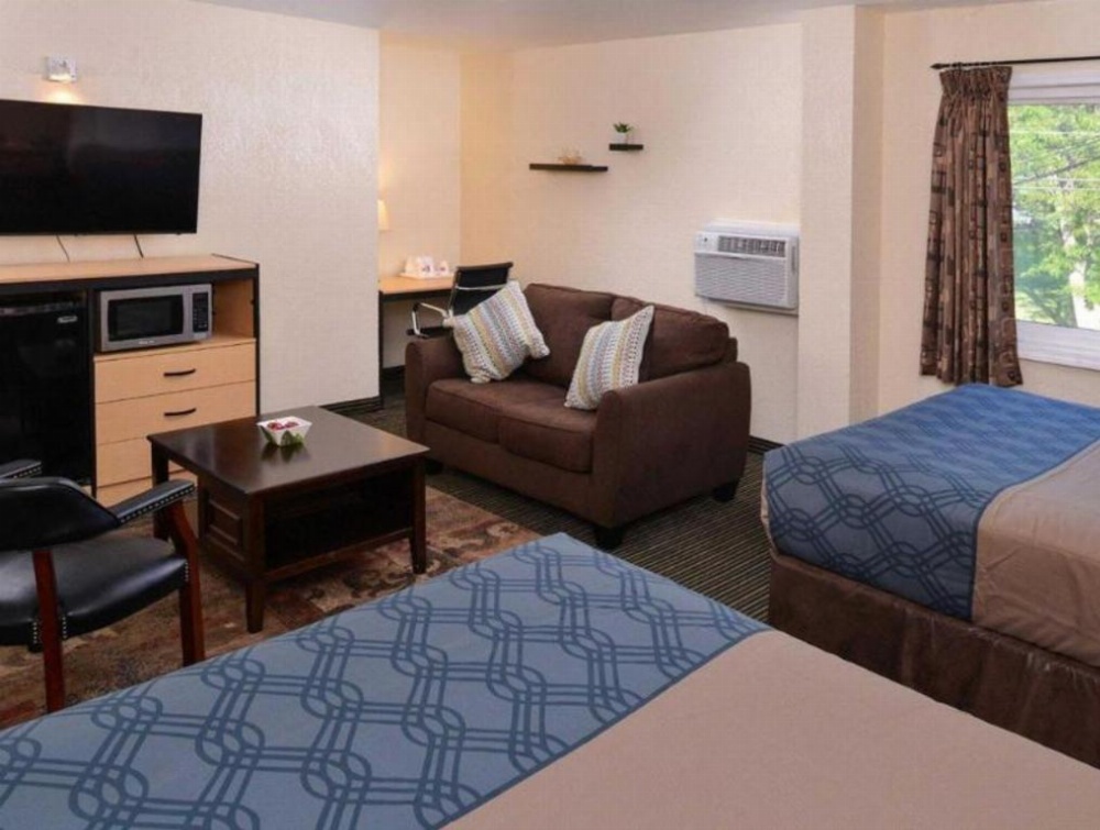 Econo Lodge Rochester Image 38